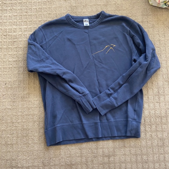 Uniqlo Other - Uniqlo sweatshirt